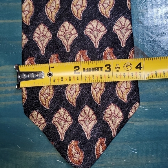 Black Tie With Gold Design New - Picture 5 of 5